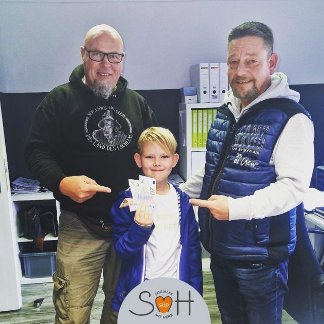 Erfolgreicher Spendenlauf in der Schule 🎉 90 Minuten ... tolle Leistung!🏆🏅
#Spendenlauf #Spendenlau2023 #winner #tolleleistung #schulbegleitung #schulbegleiter #spendensammeln #smh #soziales #sozialarbeit #schule